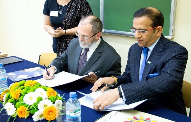 Signing of MoUs for Chairs of Hindi and Tamil at University of Warsaw