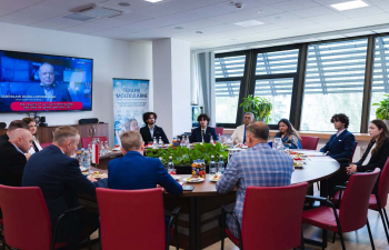 During  her official visit to Wroclaw, Amb Neeta Bhushan had the privilege to meet with Mr Jacek Sutryk, Mayor and Mr Jakub Mazur, Deputy Mayor. Both sides discussed ways to further strengthen relations between Wroclaw and  India as well as exploring new opportunities for cooperation esp in the areas of business culture and tourism.
