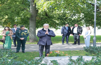 Hon’ble EAM, Dr. S. Jaishankar paid tribute at the Kolhapur Monument in Warsaw, commemorating the shelter provided to 5000 Polish women and children during World War II.